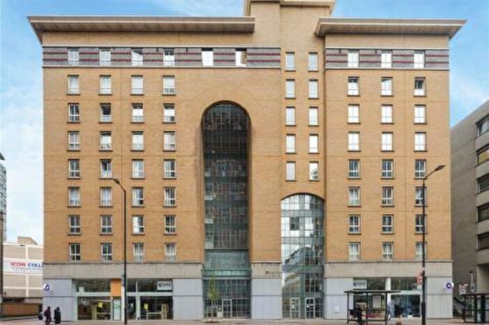 1 Bedroom Apartment To Rent In Dryden Building, Commercial Road, Aldgate Triangle, London, E1