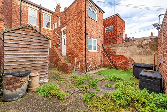 2 Bedroom Flat To Rent In Trewhitt Road, Heaton, Newcastle Upon Tyne, NE6