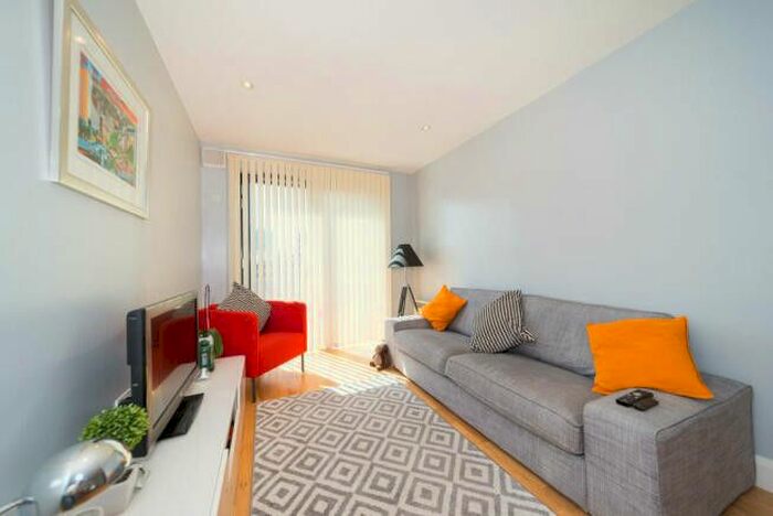 2 Bedroom Flat To Rent In Waterworks Yard, Croydon, Surrey, CR0