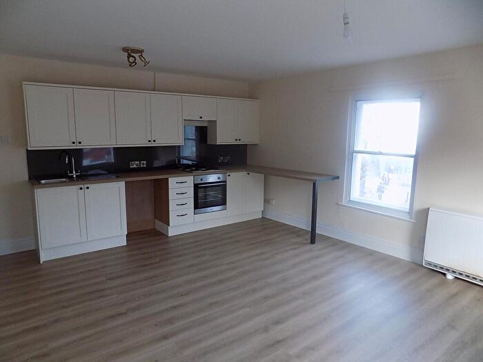 1 Bedroom Flat To Rent In B St John Street, Ashbourne, Derbyshire, DE6