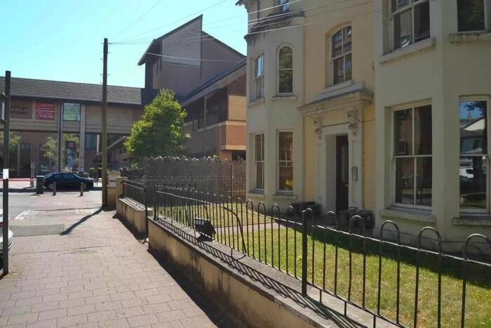 2 Bedroom Flat To Rent In The Parade, Roath, Cardiff, CF24