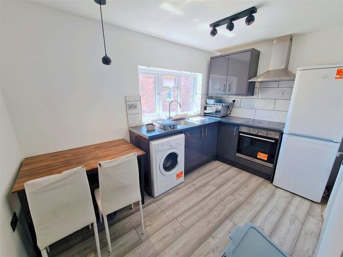 1 Bedroom Flat To Rent In Bear Road, Feltham, TW13