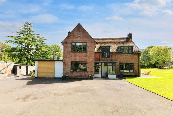 5 Bedroom Detached House To Rent In Old Farm Lane, Coleshill, Birmingham, B46