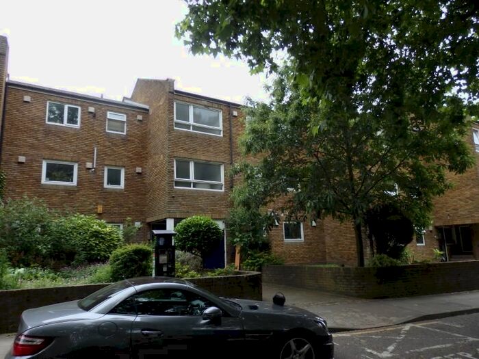 1 Bedroom Flat To Rent In Nantes Close, London, SW18