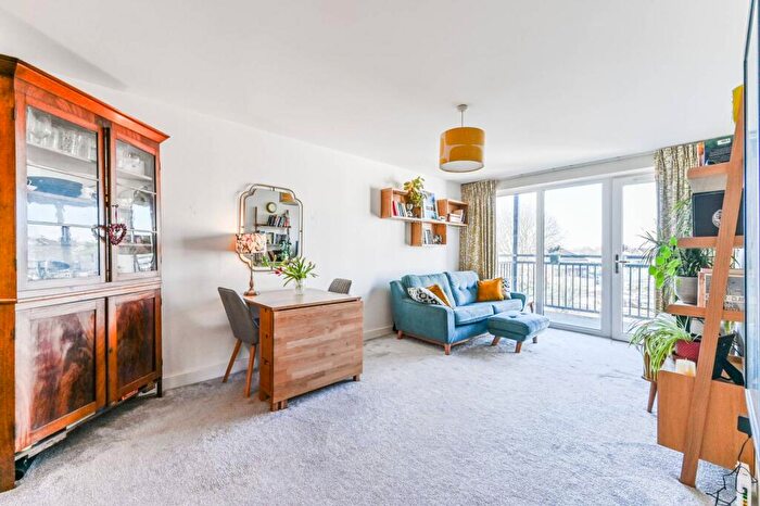 2 Bedroom Flat For Sale In Watson Place, South Norwood, London, SE25