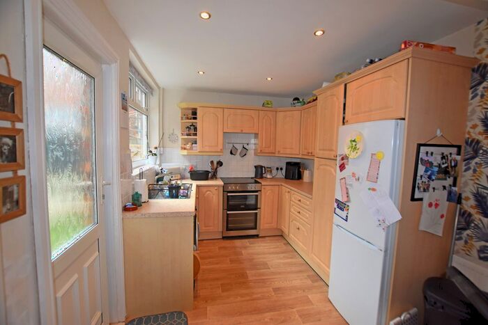 3 Bedroom Terraced House For Sale In Beechville Avenue, Scarborough, YO12