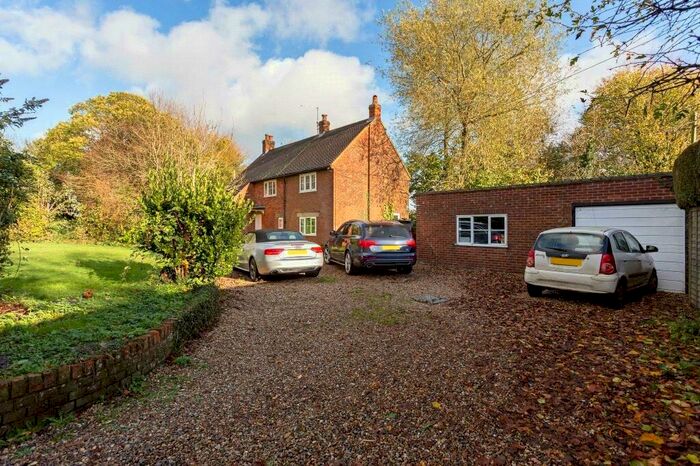 3 Bedroom Equestrian Facility For Sale In Rookery Cottage, Ellisfield, RG25