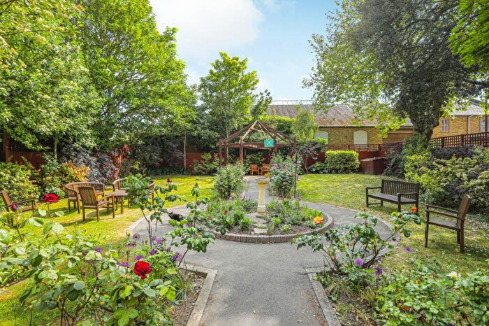 2 Bedroom Flat For Sale In Harold Road, Margate, CT9