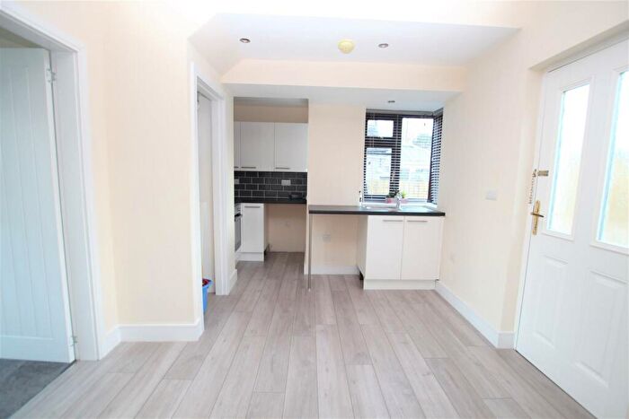 2 Bedroom Semi-Detached House To Rent In Lynden Avenue, Shipley, BD18