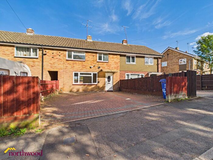 3 Bedroom Terraced House To Rent In Dover Avenue, Banbury, OX16