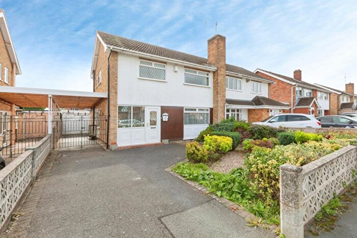 3 Bedroom Semi Detached House For Sale In Dorset Avenue, Wigston, LE18