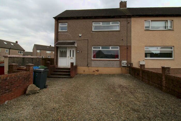 1 Bedroom Semi-Detached House For Sale In Dyke Road, Greenrigg, ML7