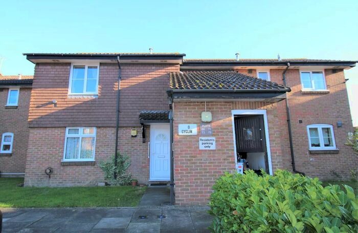 1 Bedroom Flat To Rent In Windsor Park Road, Harlington, Middlesex UB3