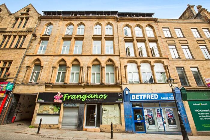 2 Bedroom Flat For Sale In Crown Street, Halifax, West Yorkshire, HX1