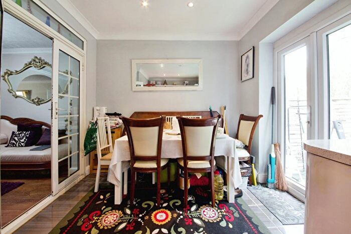 3 Bedroom Terraced House For Sale In Monoux Grove, London, E17