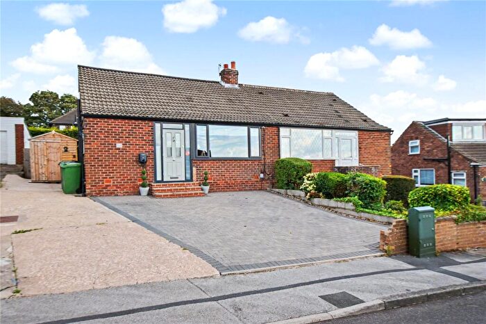 3 Bedroom Bungalow For Sale In Owlcotes Garth, Pudsey, West Yorkshire, LS28