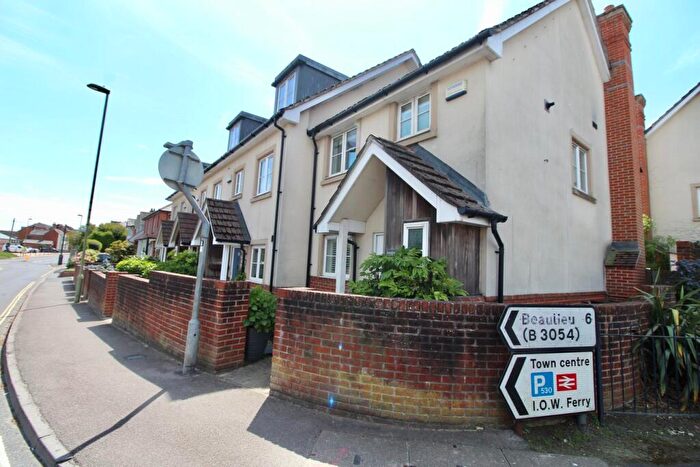 2 Bedroom End Of Terrace House For Sale In Gosport Street, Lymington, SO41