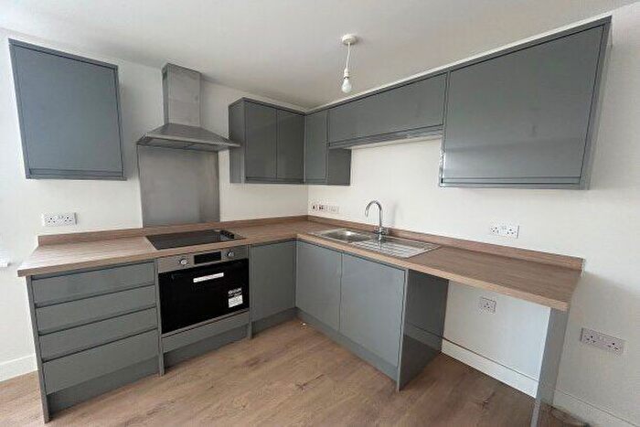 2 Bedroom Flat To Rent In Portland Road, Walsall, WS9