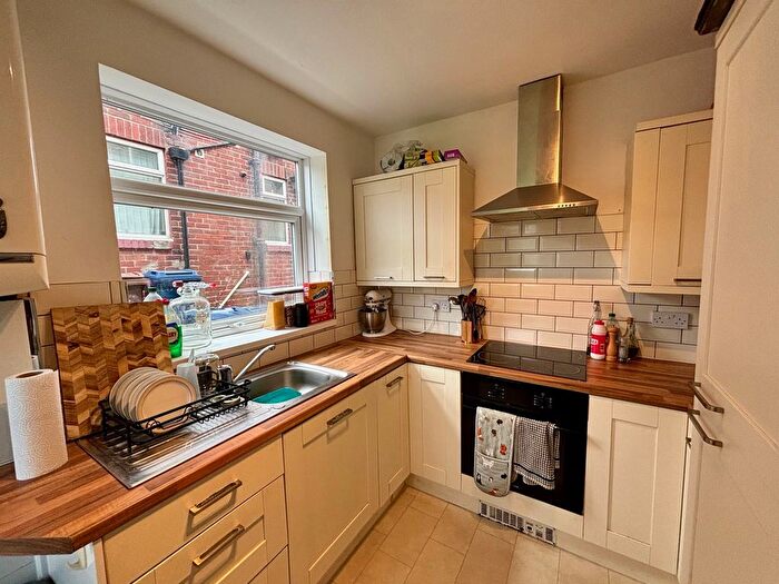 2 Bedroom Flat To Rent In Edgefield Avenue, Newcastle Upon Tyne, NE3