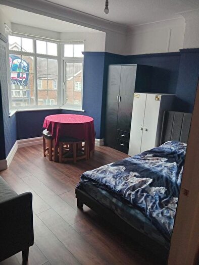 Studio To Rent In Victoria Road, London, N9
