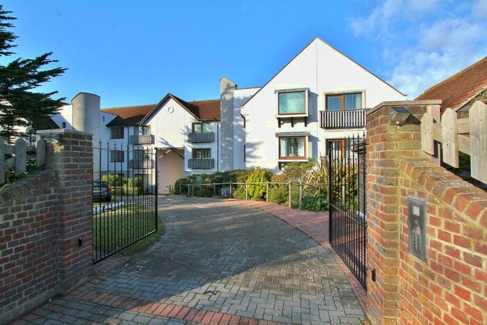 1 Bedroom Flat To Rent In Bazehill Road, Rottingdean, BN2