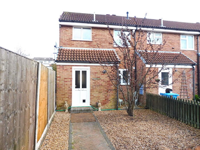 2 Bedroom End Of Terrace House To Rent In Aspen Gardens, Poole, Bournemouth Christchurch Poole, BH12