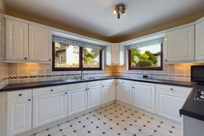 4 Bedroom Detached Bungalow To Rent In Castle Green Lane, Kendal, Cumbria, LA9