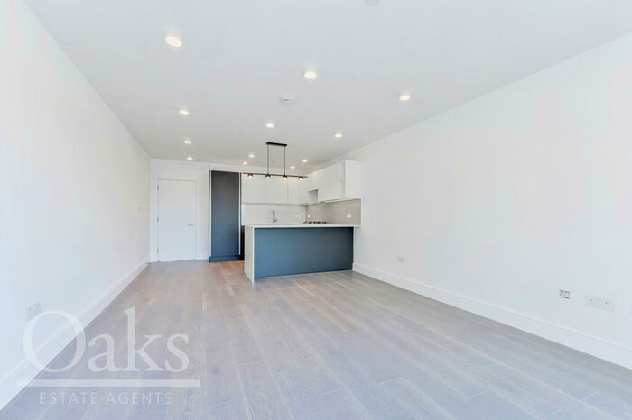 2 Bedroom Apartment To Rent In Bensham Grove, Thornton Heath, CR7