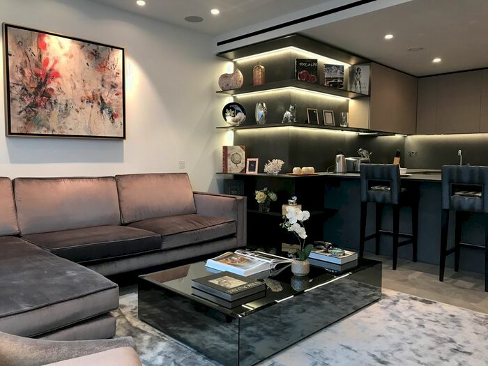 2 Bedroom Flat To Rent In Buckingham Palace Road, Westminster, SW1W