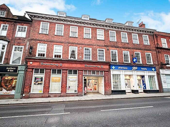 2 Bedroom Flat To Rent In High Street, Maldon, Essex, CM9