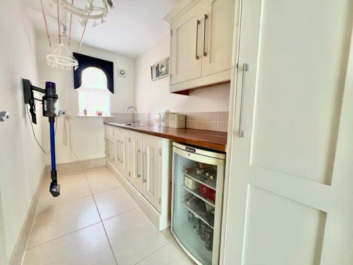5 Bedroom Detached House For Sale In Park Lane, Cleethorpes, DN35