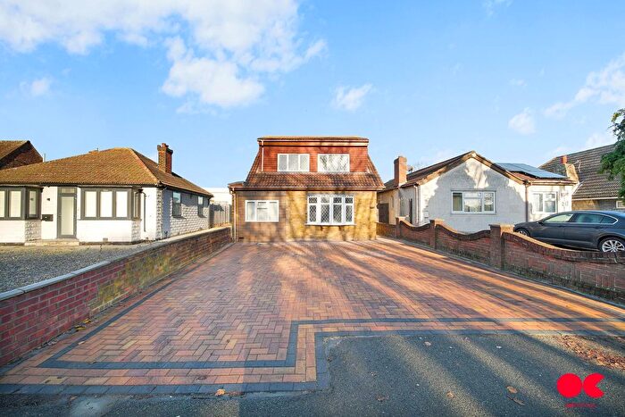 5 Bedroom Detached House For Sale In Crow Lane, Romford, RM7