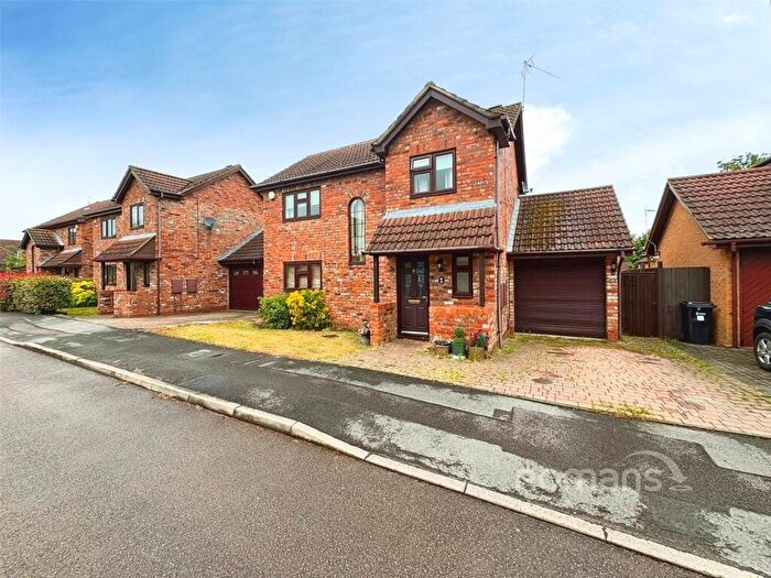 3 Bedroom Detached House For Sale In Sibley Park Road, Earley, Reading, RG6
