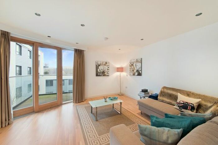 1 Bedroom Flat To Rent In Cobblestone Square, Wapping, London, E1W