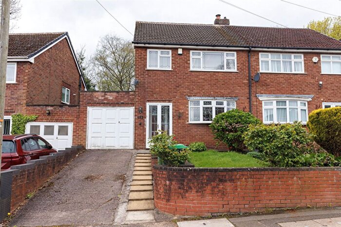 3 Bedroom Semi-Detached House For Sale In Ashtree Road, Tividale, Oldbury, West Midlands, B69