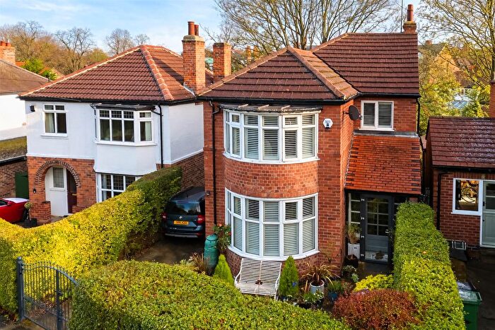 3 Bedroom Detached House For Sale In Greencliffe Drive, Clifton, York, YO30