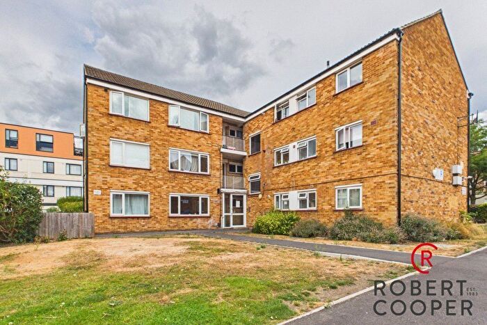 2 Bedroom Flat To Rent In Rodwell Close, Eastcote, HA4