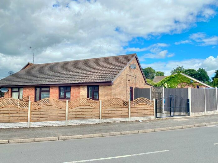 4 Bedroom Bungalow To Rent In Marsh Close, Rushey Mead, LE4