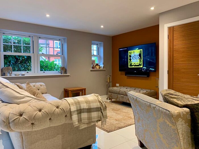 2 Bedroom Apartment To Rent In Westbury Road, Brentwood, CM14