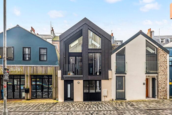 2 Bedroom House For Sale In Circus Street, Brighton, BN2