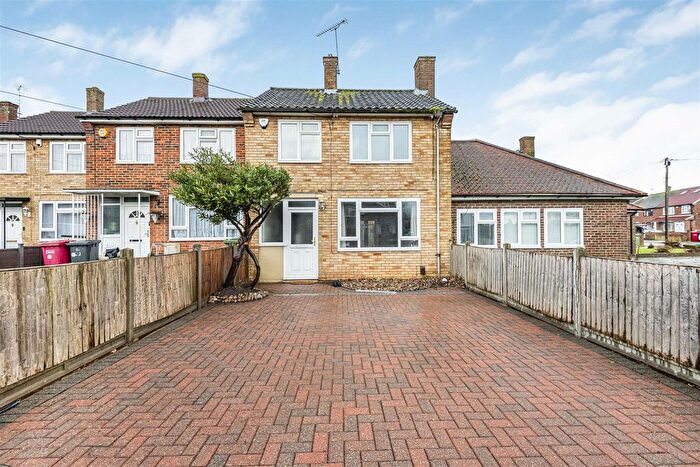 2 Bedroom End Of Terrace House For Sale In Long Furlong Drive, Slough, SL2