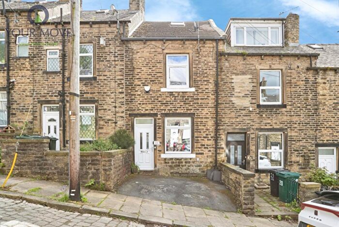 3 Bedroom Terraced House For Sale In Cliffe Terrace, Keighley, West Yorkshire, BD21