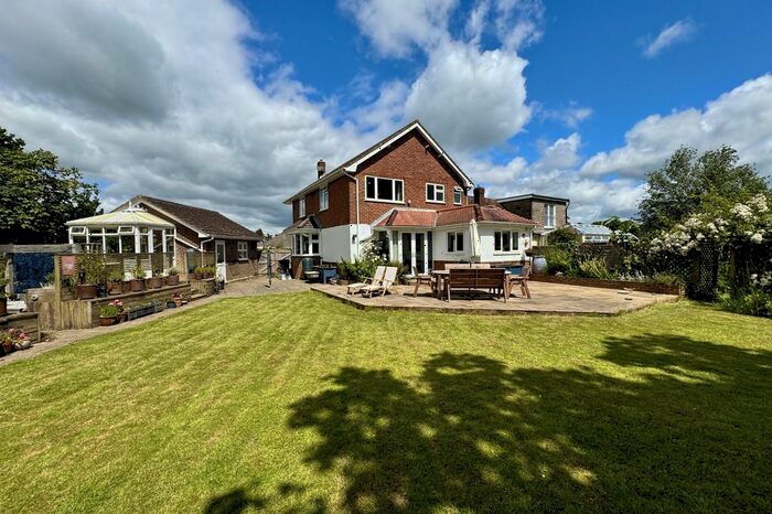 3 Bedroom Property For Sale In Gainsborough Lane, Polegate, East Sussex, BN26