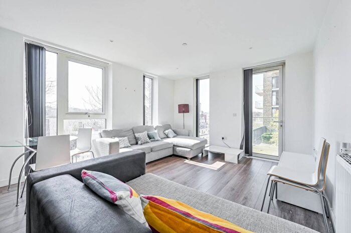 2 Bedroom Flat To Rent In Drummond House, Victory Parade, Woolwich, London, SE18