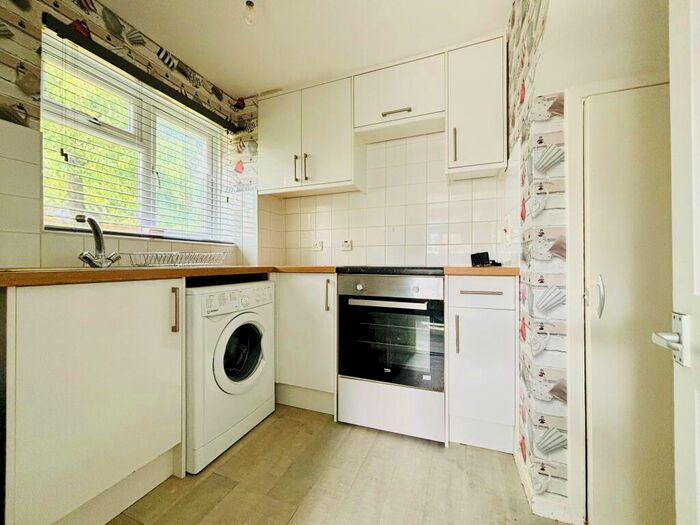 1 Bedroom End Of Terrace House To Rent In Hanway, Rainham, Kent, ME8