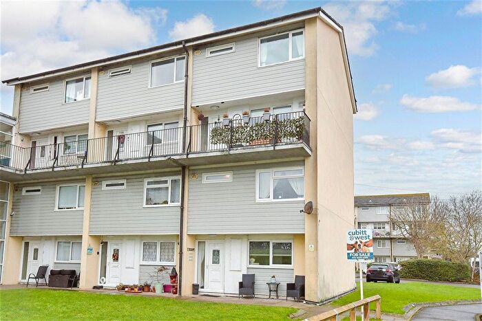 3 Bedroom Maisonette For Sale In Fort Cumberland Road, Southsea, Hampshire, PO4