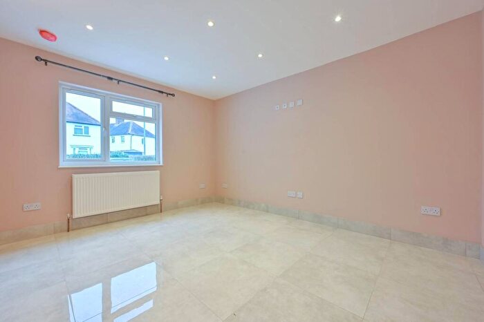4 Bedroom Semi-Detached House To Rent In Canterbury Road, Stoughton, Guildford, GU2