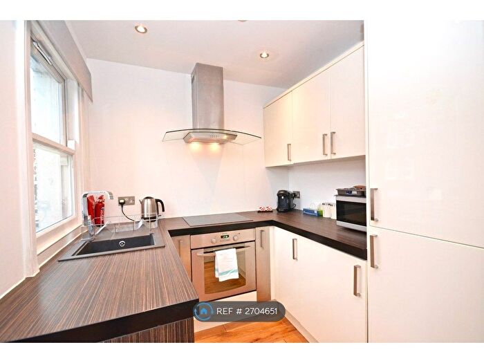 1 Bedroom Flat To Rent In Battersea Rise, London, SW11