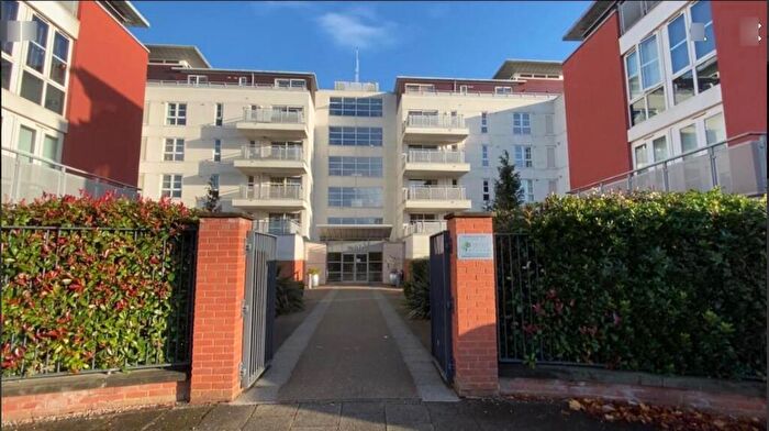 3 Bedroom Apartment To Rent In Watkin Road, Leicester, LE2