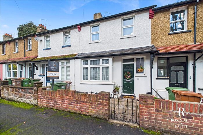 2 Bedroom Terraced House For Sale In North Avenue, Carshalton On The Hill, SM5